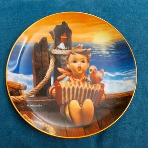 MJ Hummel "Gentle Friends" plate collection #H1726